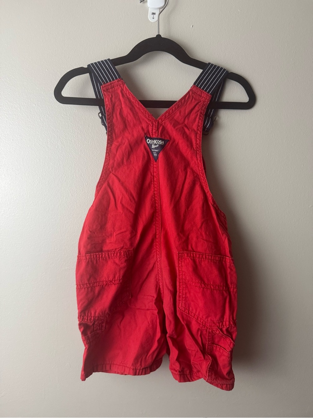 Boys OshKosh B'gosh Red Shorts Overalls 3T - Picture 2 of 3